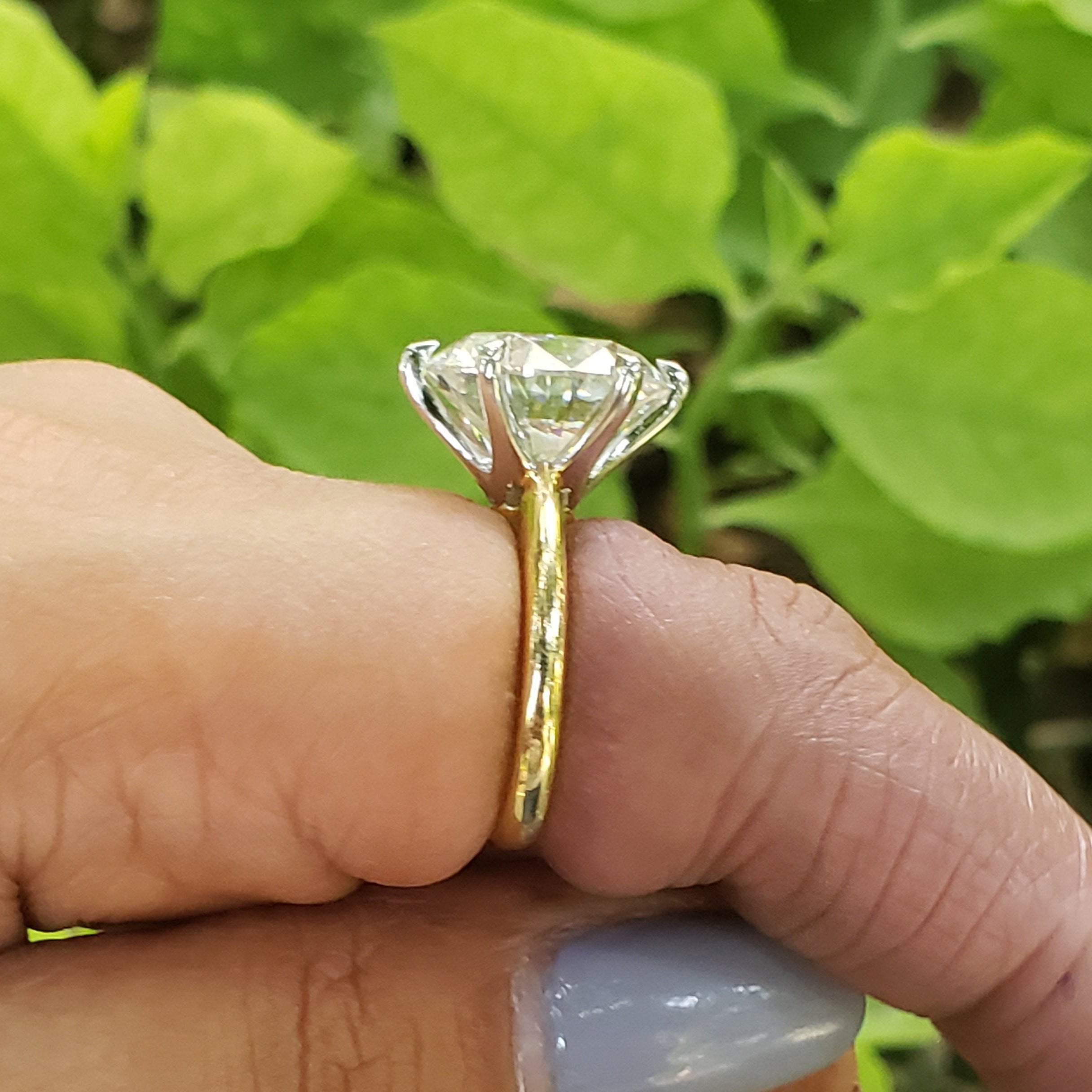 Round 8.00ct Lab Grown Diamond Two Tone Solitaire Engagement Ring, EF Color, VS Clarity, IGI Certificate