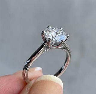 Round 1.5ct Lab Grown diamond, EF Color, VS Clarity, 6 Claw Solitaire engagement ring