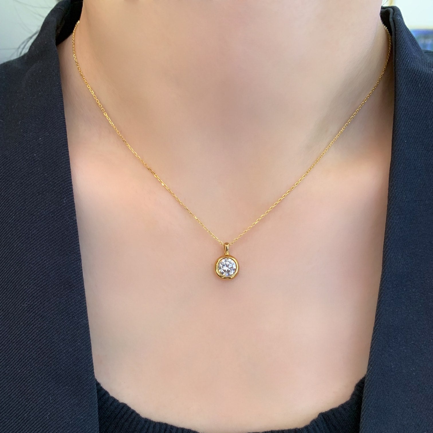 Round 0.80ct Lab Grown Diamond Yellow Gold Bezel Set Necklace, EF Color, VS Clarity - IGI Certified Necklace