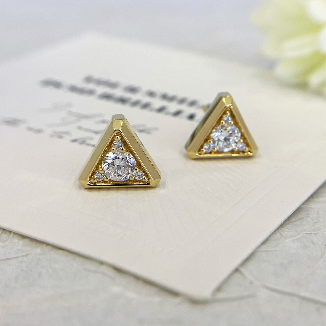 1.30tcw Lab Grown Diamond Round Triangle Shape Stud Earring, EF Color, VS Clarity