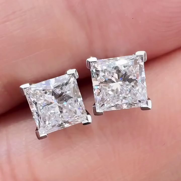 Princess 4.00tcw Lab Grown Diamond Stud Earring, EF Color, VS Clarity - IGI Certificate